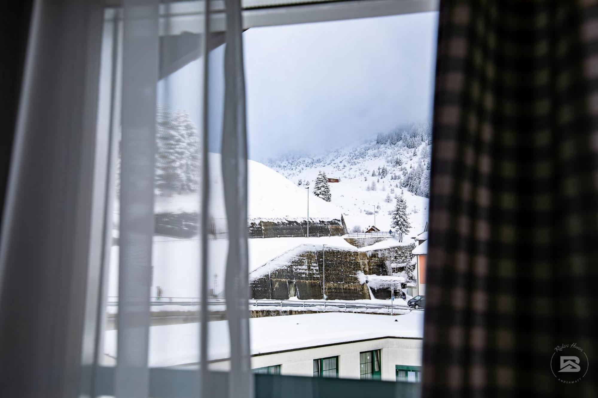 Hotel Bergidyll - Riders Haven Self Check-In Hotel Andermatt Exteriér fotografie